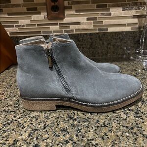 Italeau handmade in Italy Foliana waterproof ankle boots